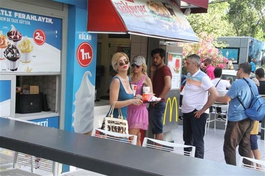 Esra - Ceyda Kardeşler