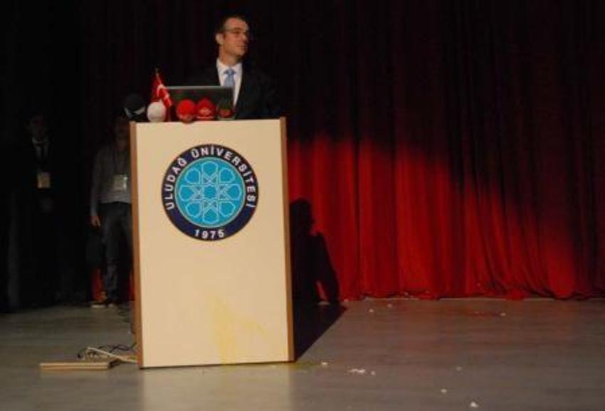 IMF Türkiye temsilcisine yumurtalı protesto