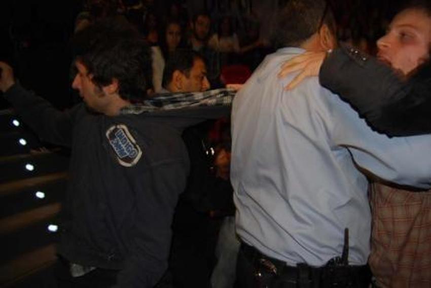 IMF Türkiye temsilcisine yumurtalı protesto