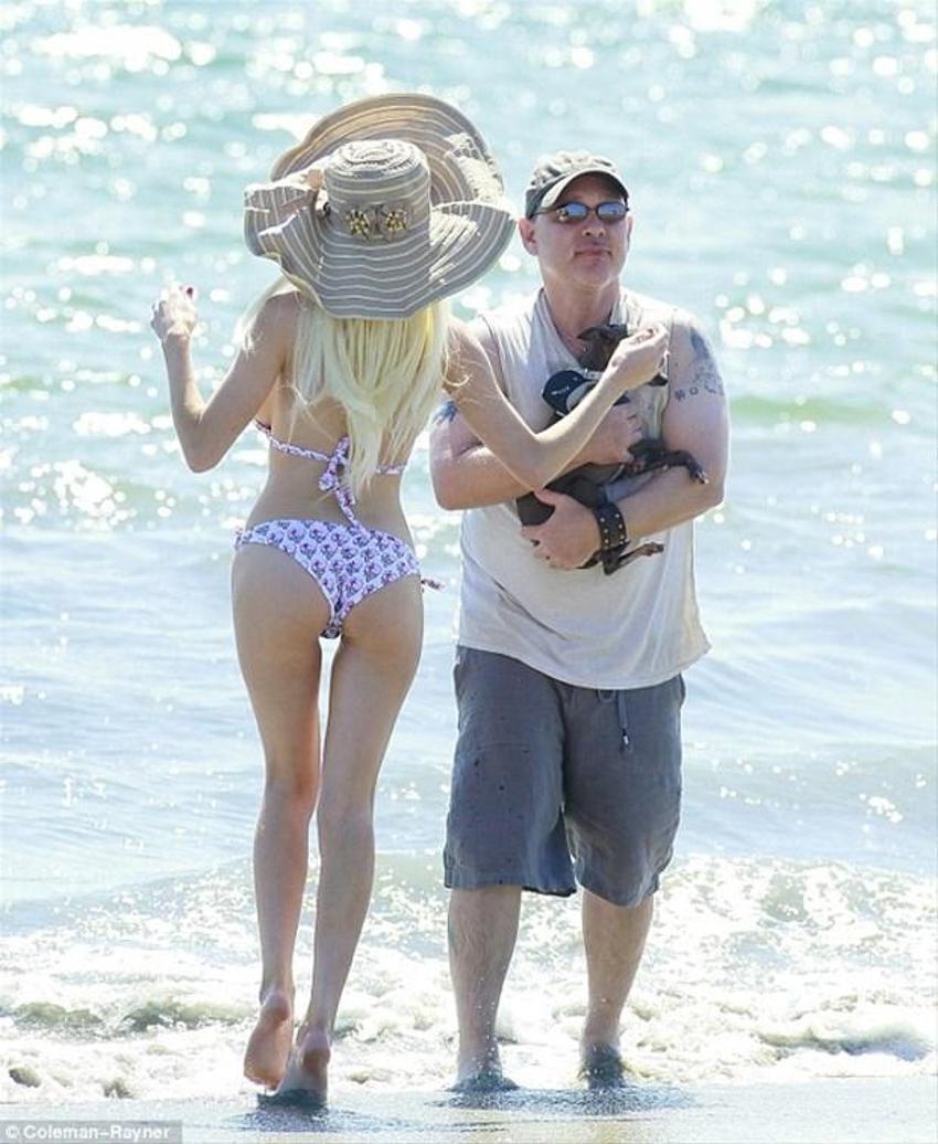 Courtney Stodden- Doug Hutchison
