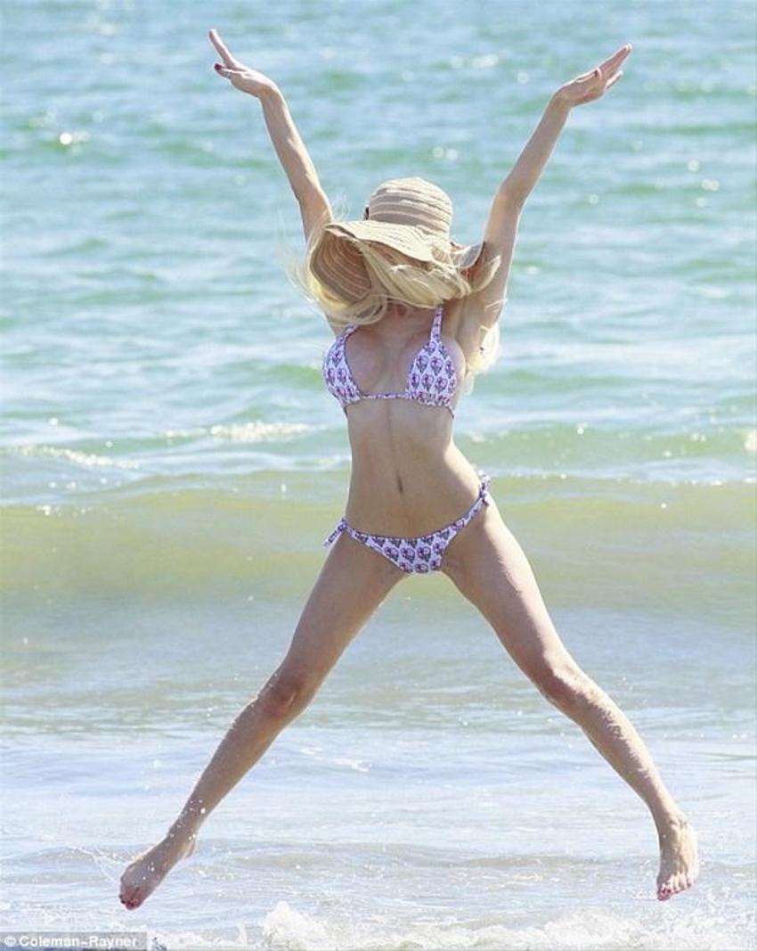 Courtney Stodden- Doug Hutchison
