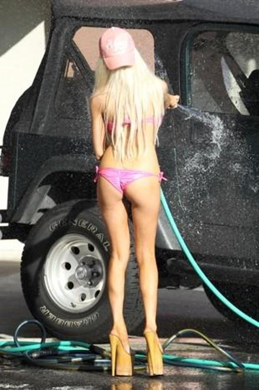 Courtney Stodden- Doug Hutchison