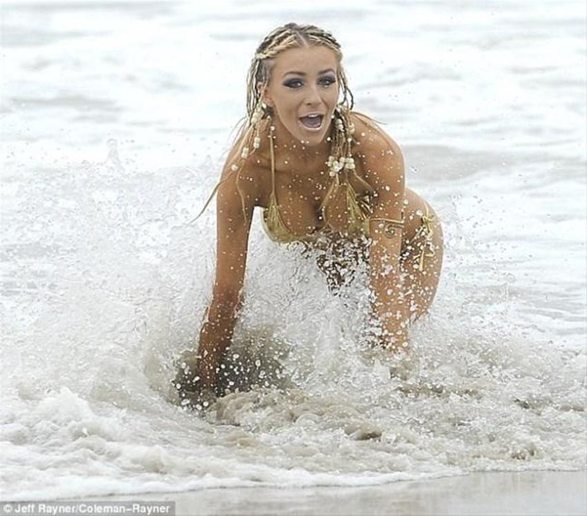 Courtney Stodden- Doug Hutchison