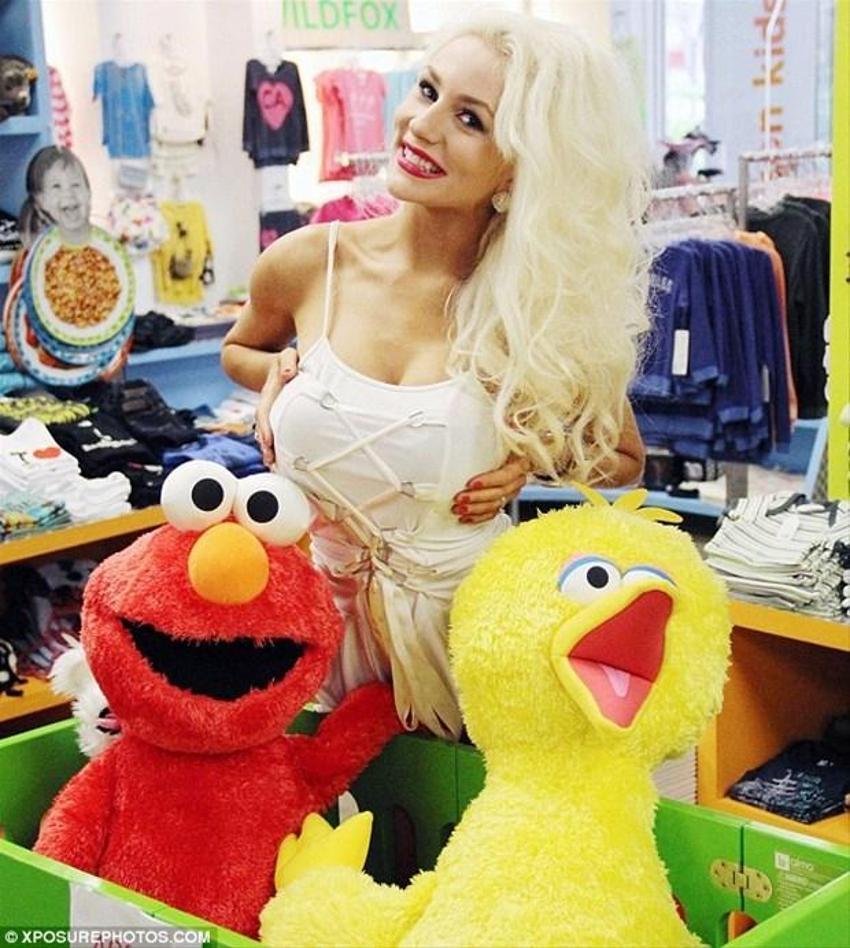 Courtney Stodden- Doug Hutchison