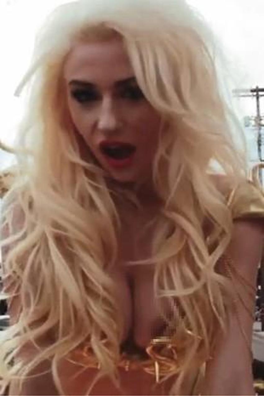 Courtney Stodden- Doug Hutchison
