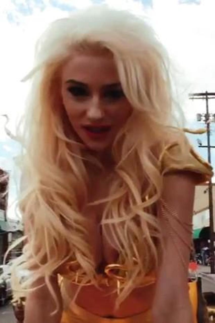 Courtney Stodden- Doug Hutchison