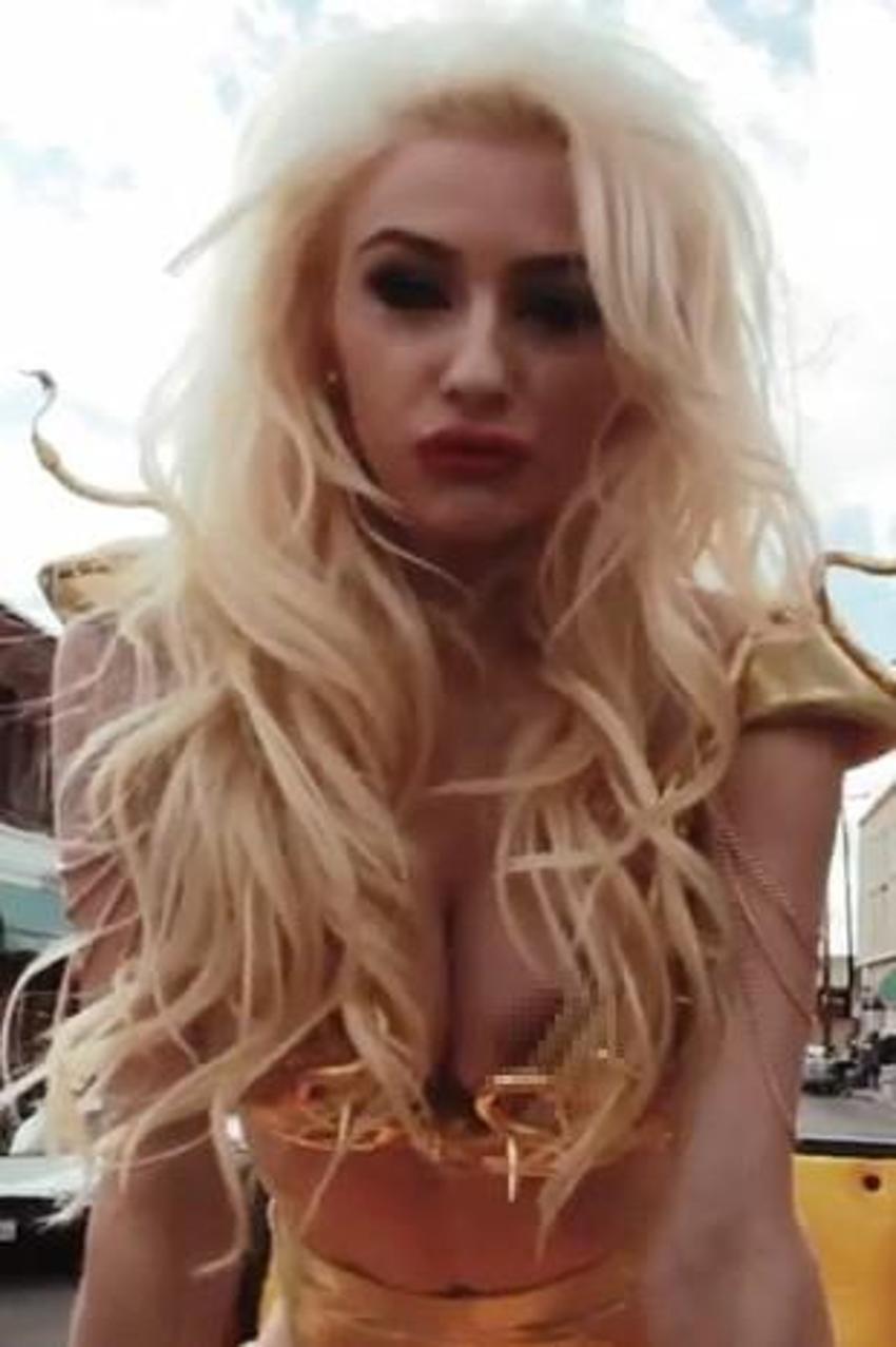 Courtney Stodden- Doug Hutchison