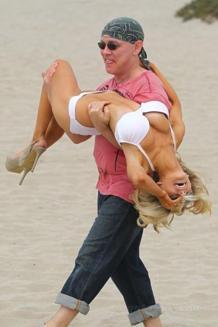 Courtney Stodden- Doug Hutchison