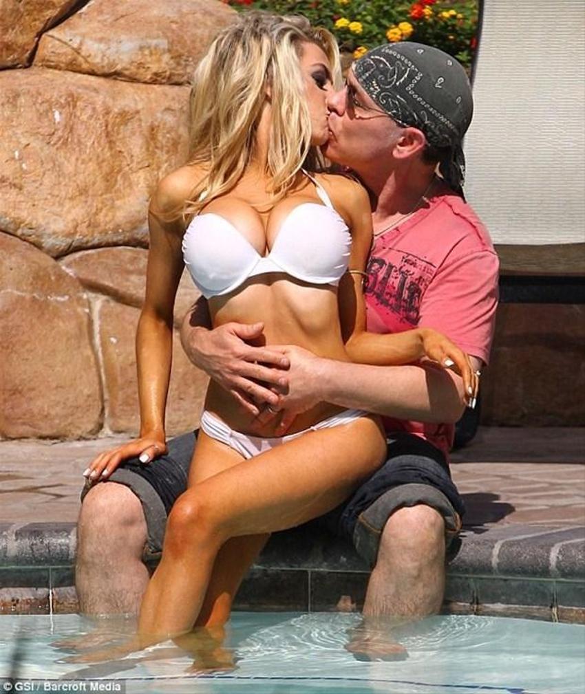 Courtney Stodden- Doug Hutchison