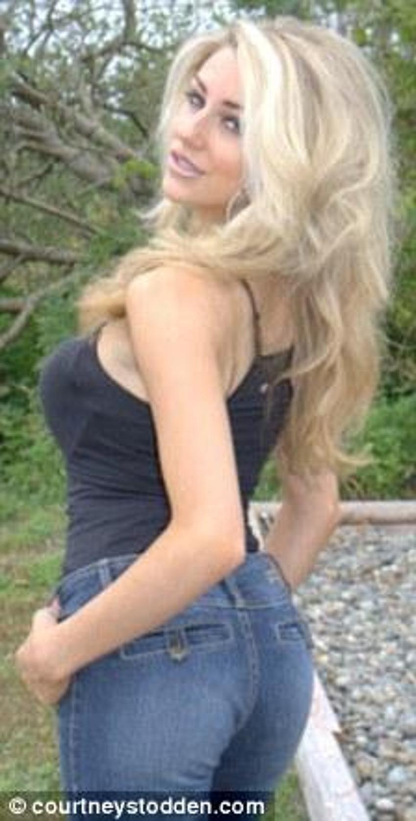 Courtney Stodden- Doug Hutchison