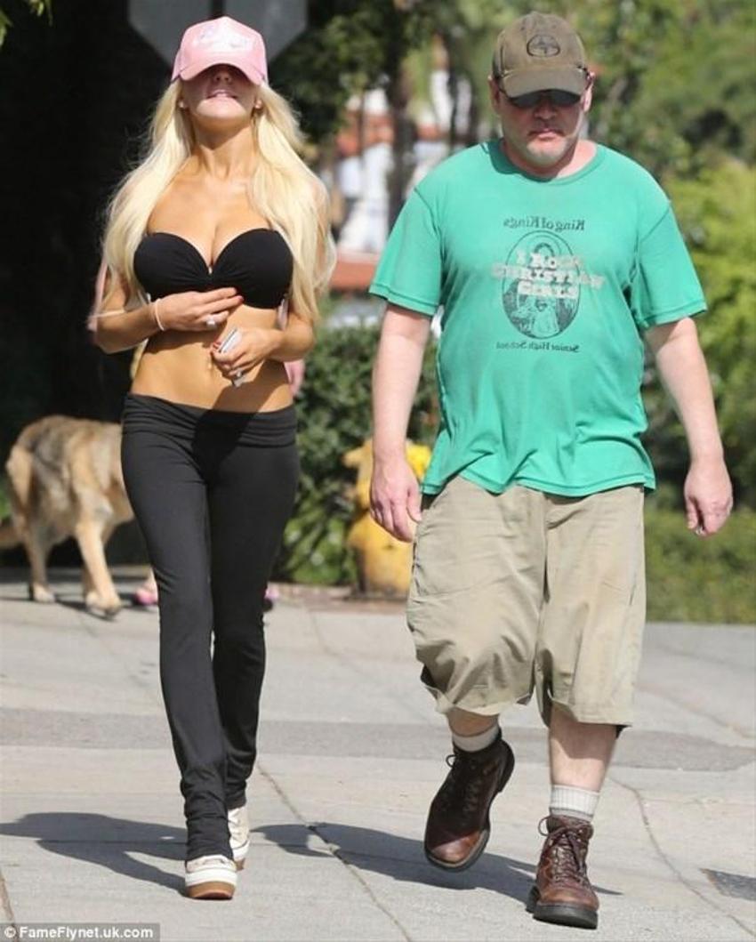 Courtney Stodden- Doug Hutchison