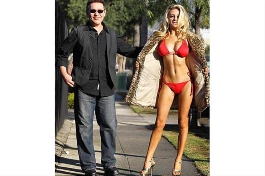 Courtney Stodden- Doug Hutchison