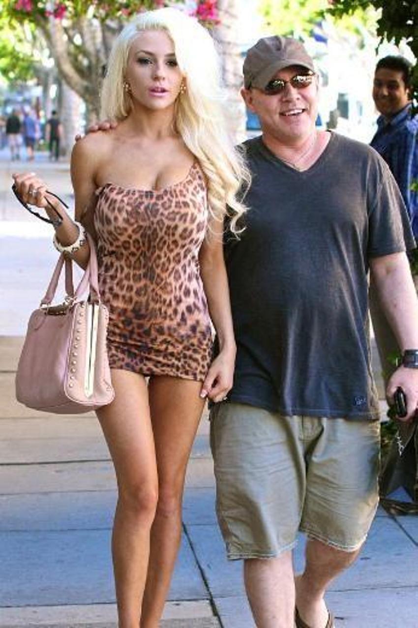 Courtney Stodden- Doug Hutchison