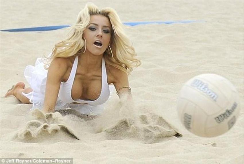 Courtney Stodden- Doug Hutchison