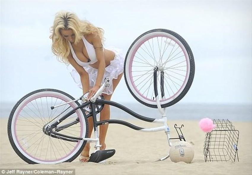 Courtney Stodden- Doug Hutchison