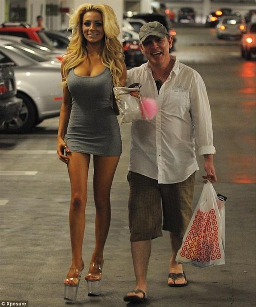 Courtney Stodden- Doug Hutchison