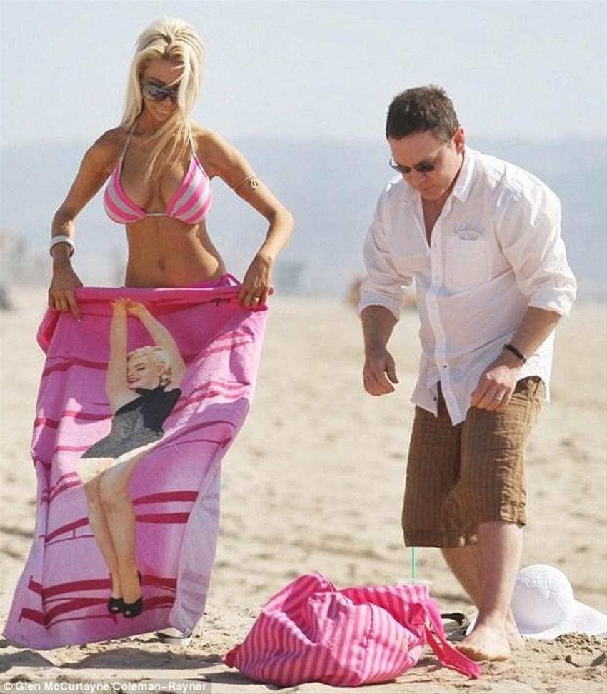 Courtney Stodden- Doug Hutchison