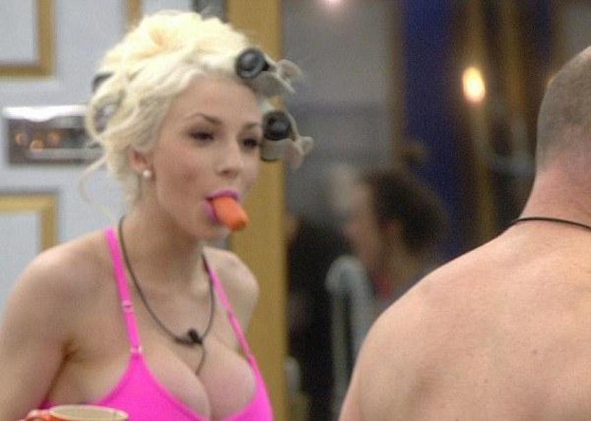 Courtney Stodden- Doug Hutchison