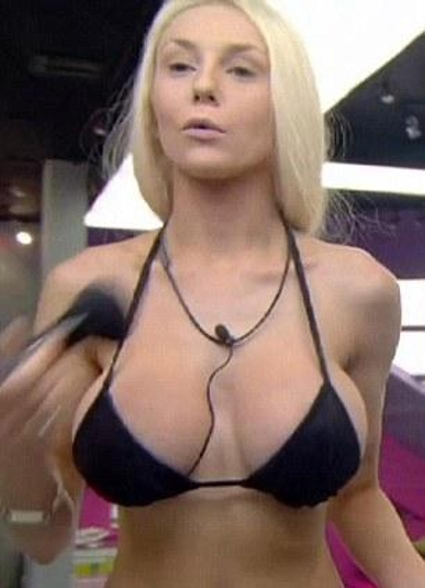 Courtney Stodden- Doug Hutchison