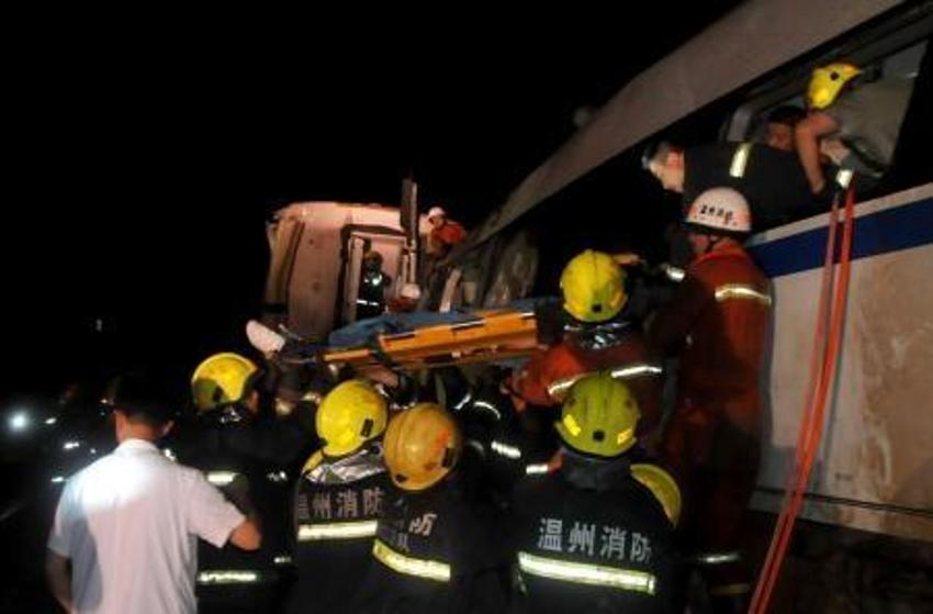 Hızlı tren faciası: 35 ölü!