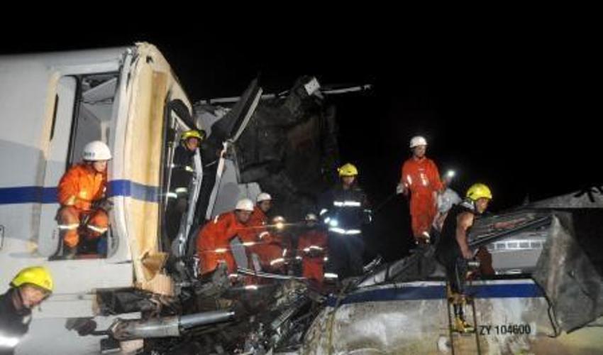 Hızlı tren faciası: 35 ölü!