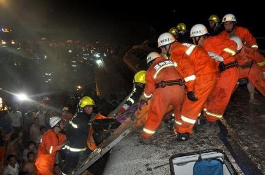 Hızlı tren faciası: 35 ölü!
