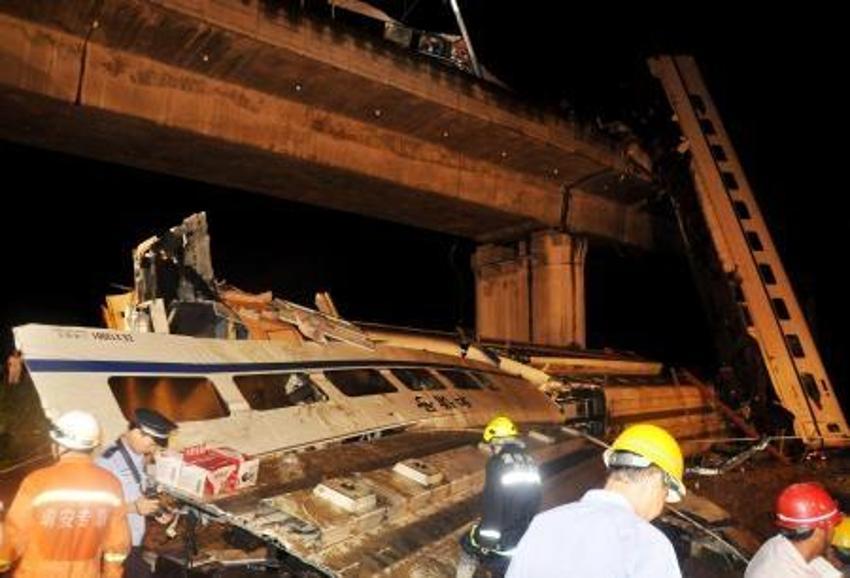 Hızlı tren faciası: 35 ölü!