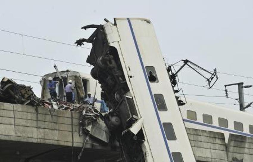 Hızlı tren faciası: 35 ölü!