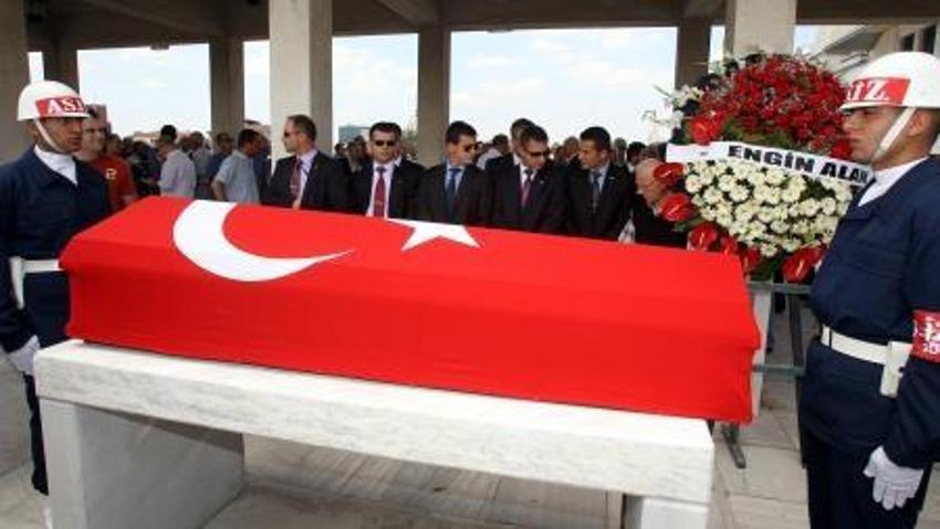 Engin Alan'ın damadı için askeri tören düzenlendi