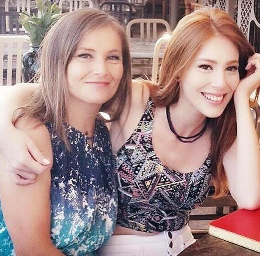 Ünlüler ve anneleri