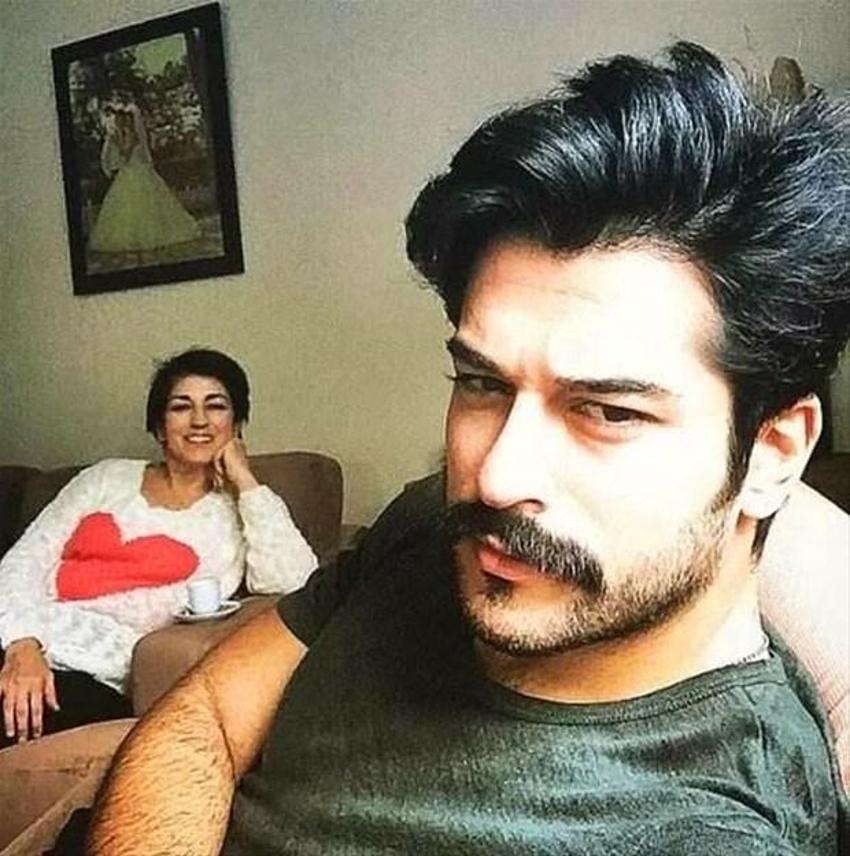 Ünlüler ve anneleri