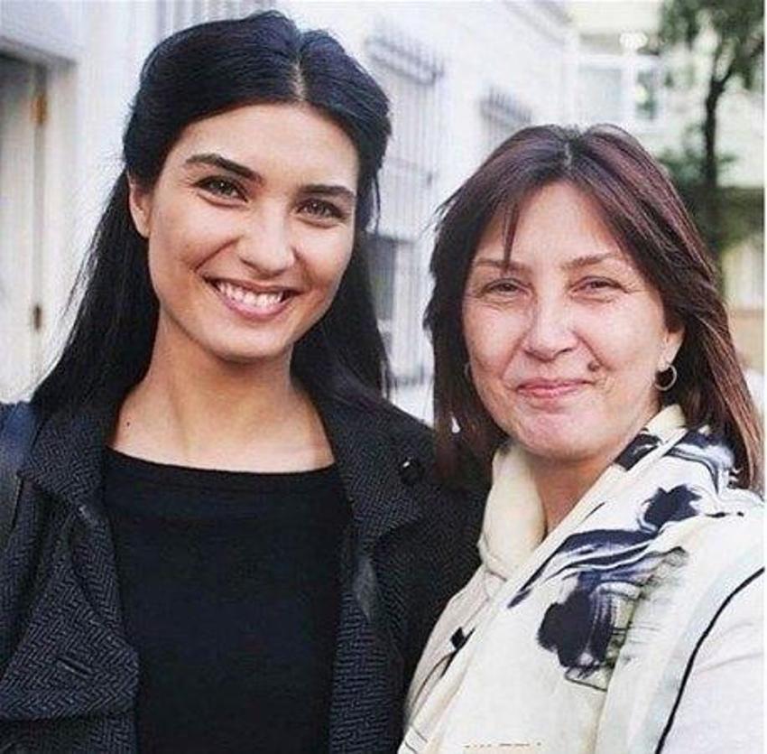 Ünlüler ve anneleri