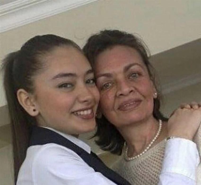 Ünlüler ve anneleri