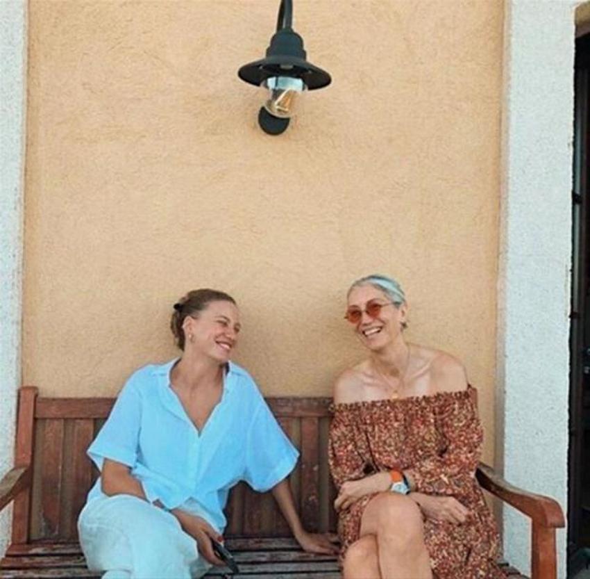 Ünlüler ve anneleri