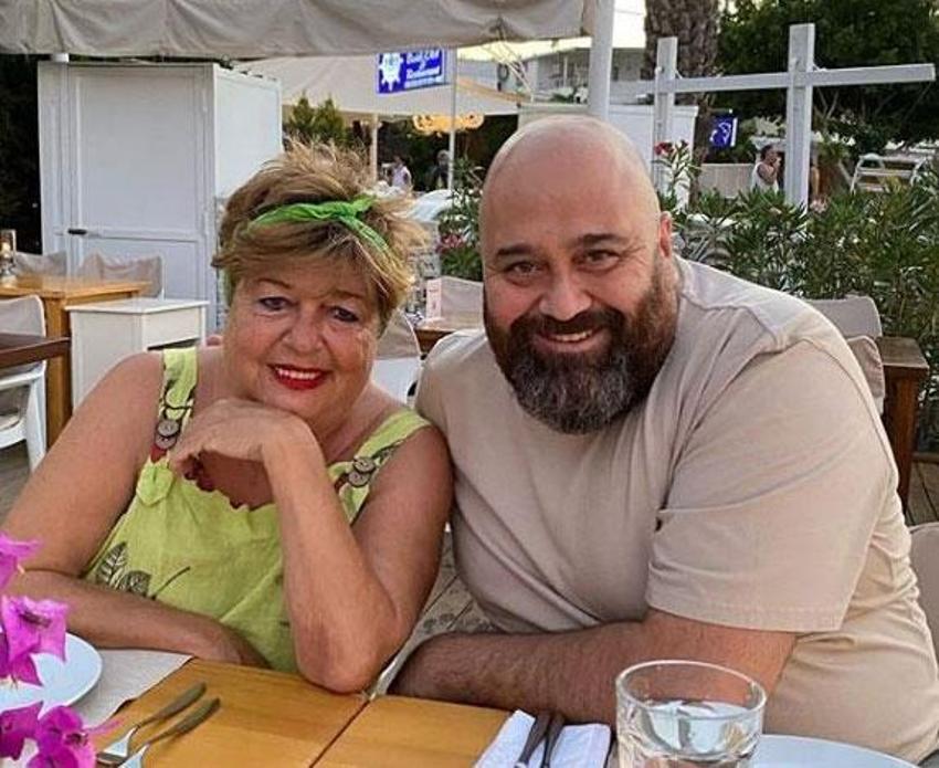 Ünlüler ve anneleri