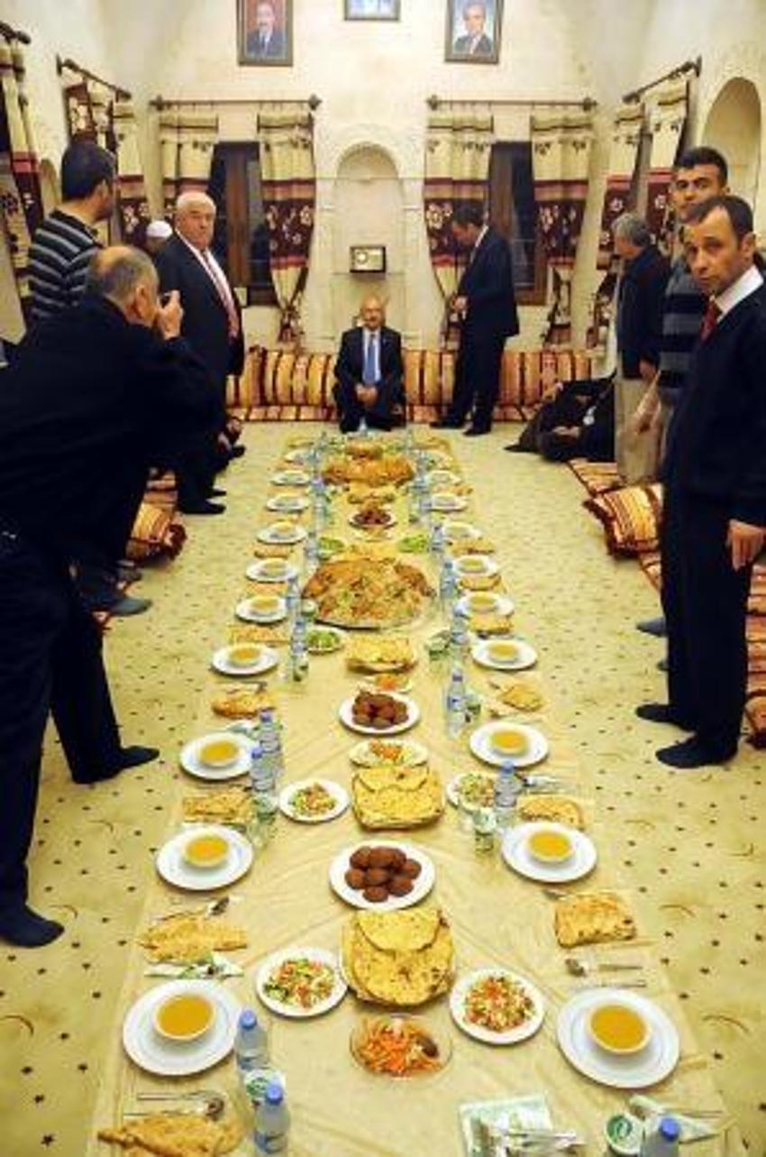 Kılıçdaroğlu'na aşiret sofrası