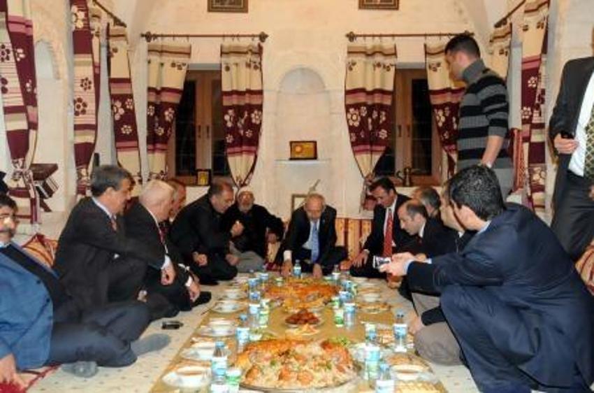 Kılıçdaroğlu'na aşiret sofrası