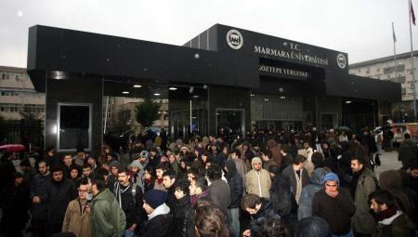 Üniversitede satırlı saldırı