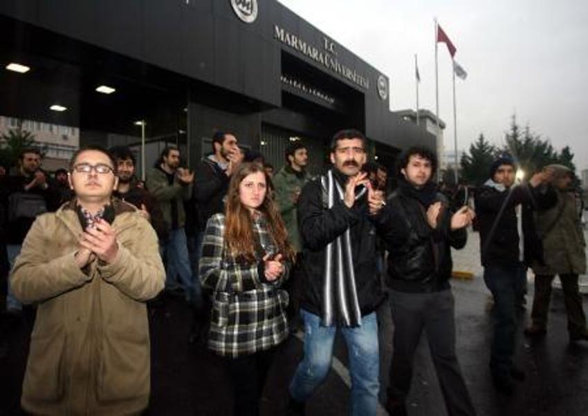Üniversitede satırlı saldırı