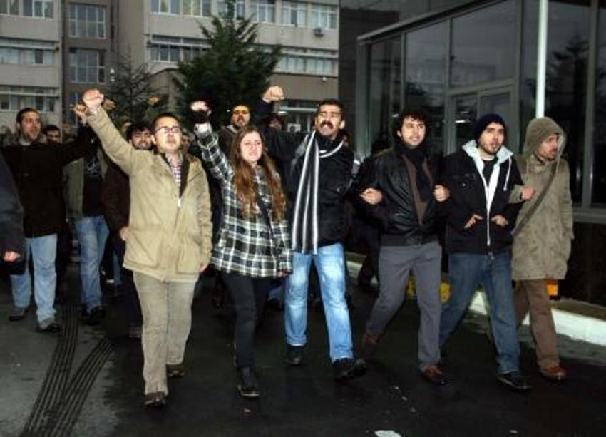 Üniversitede satırlı saldırı