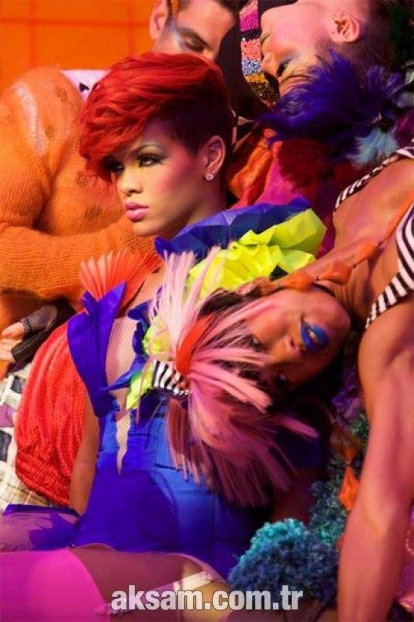Rihanna'nın striptiz kulübü macerası