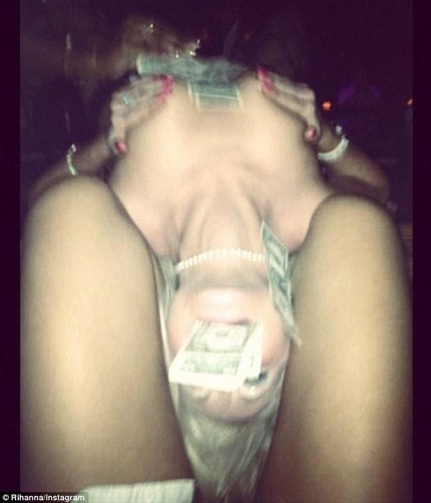 Rihanna'nın striptiz kulübü macerası