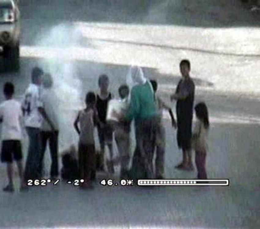 Taş atan çocuklara vatandaş müdahalesi