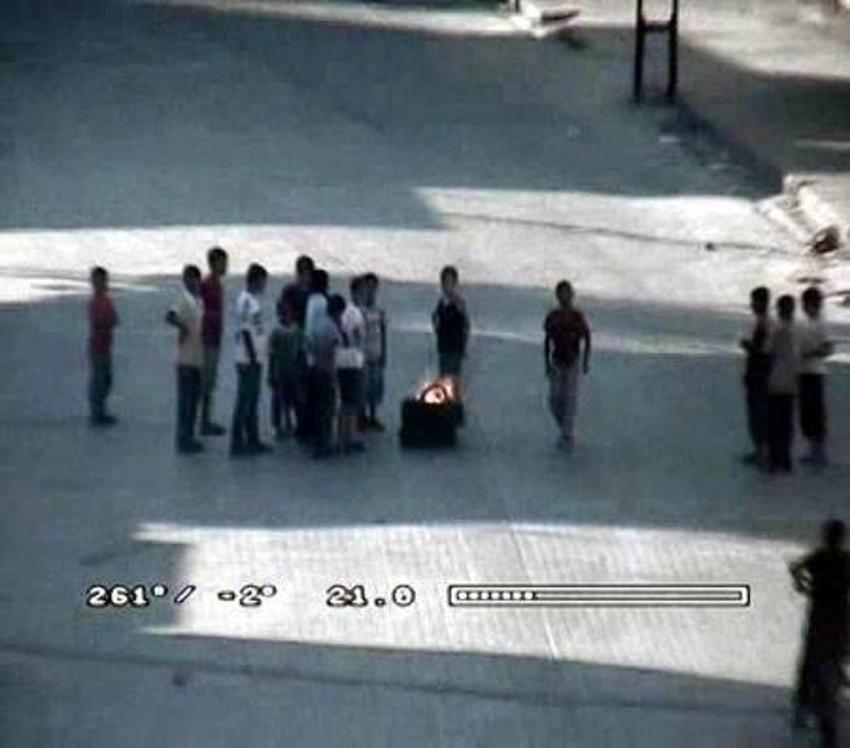 Taş atan çocuklara vatandaş müdahalesi