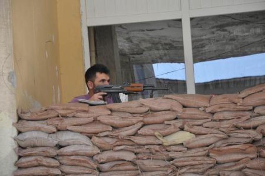 AKP binası böyle korunuyor