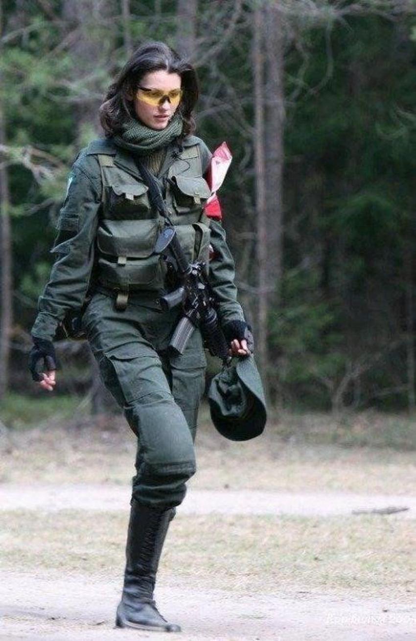 Девушки в военной форме тоже очень горячи и темпераменты - в этом можно убедиться прямо сейчас Девушки в военной форме тоже очень горячи и темпераменты - в этом можно убедиться прямо сейчас