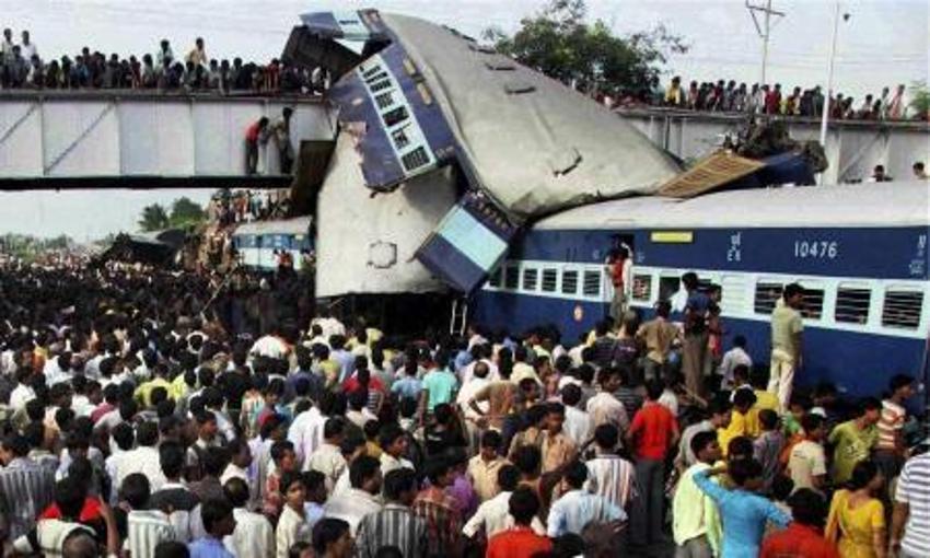 Hindistan'da tren faciası