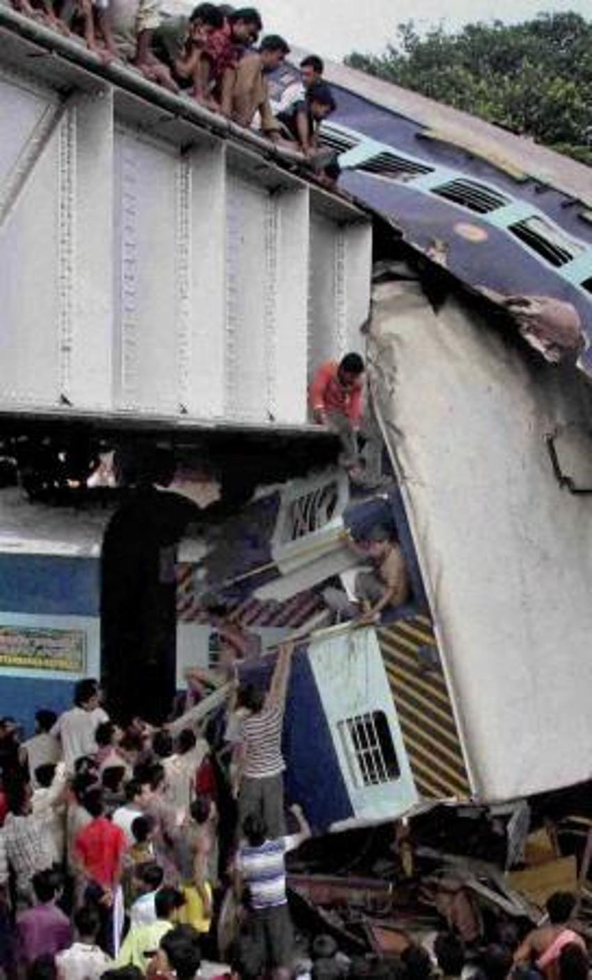 Hindistan'da tren faciası