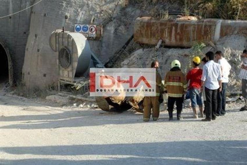 İzmir'de metro inşaatında patlama