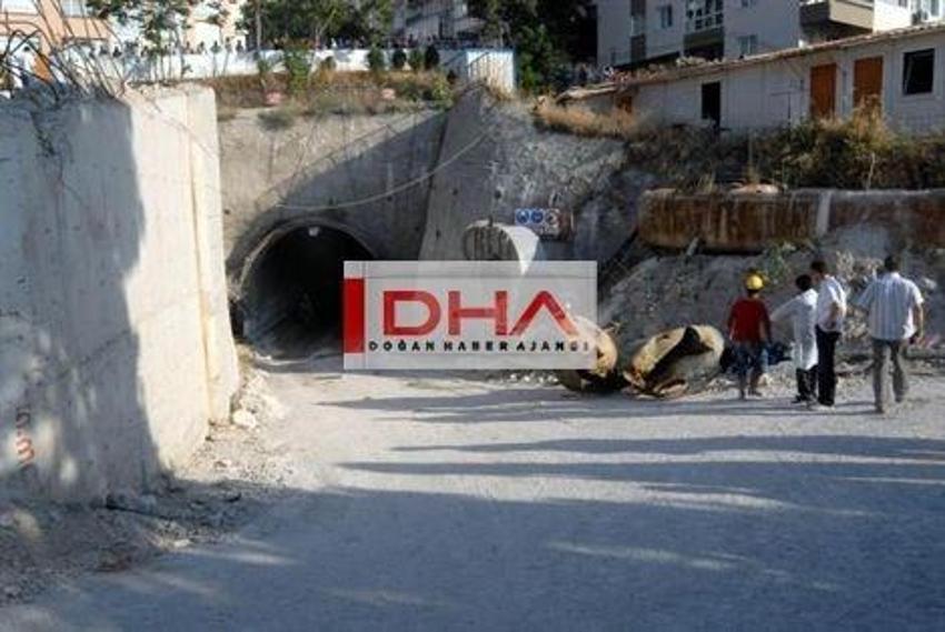 İzmir'de metro inşaatında patlama